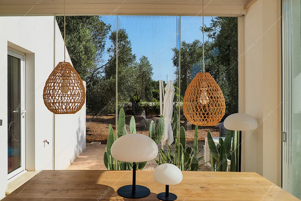 Veranda della villa Iolite, location in stile minimal a Brindisi