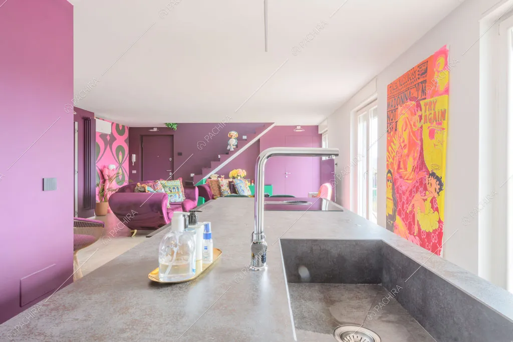 Cucina dell'appartamento Quiabo, location in stile contemporaneo a Milano