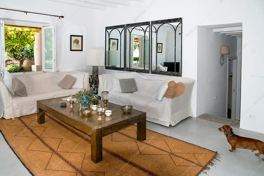 Salotto della villa Toyon, location in stile classico a Messina