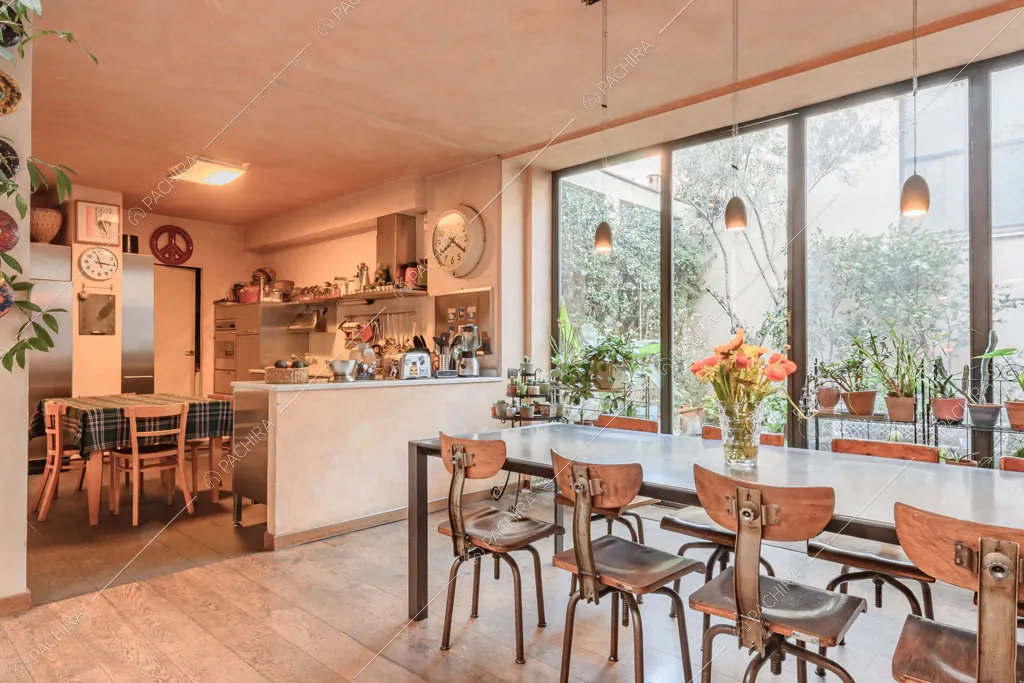 Cucina a vista del loft Mindanao, location in stile contemporaneo a Milano