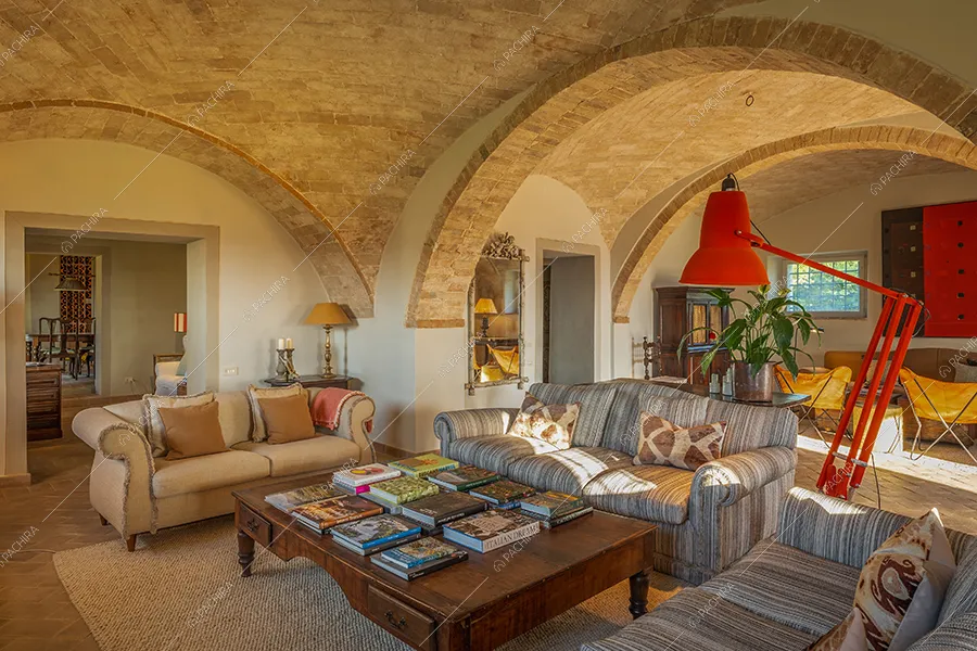 Salotto dell'agriturismo Tevere, location in stile country a Siena