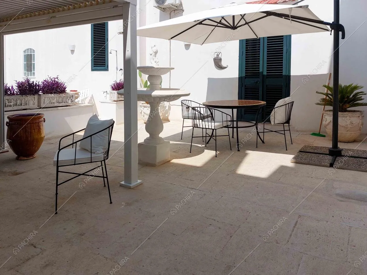 Terrazza dell'appartamento Ebro, location in stile liberty a Lecce