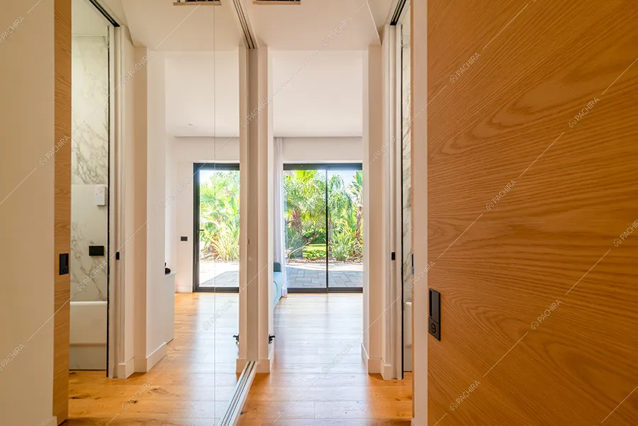 Corridoio della villa Argon, location in stile moderno a Roma