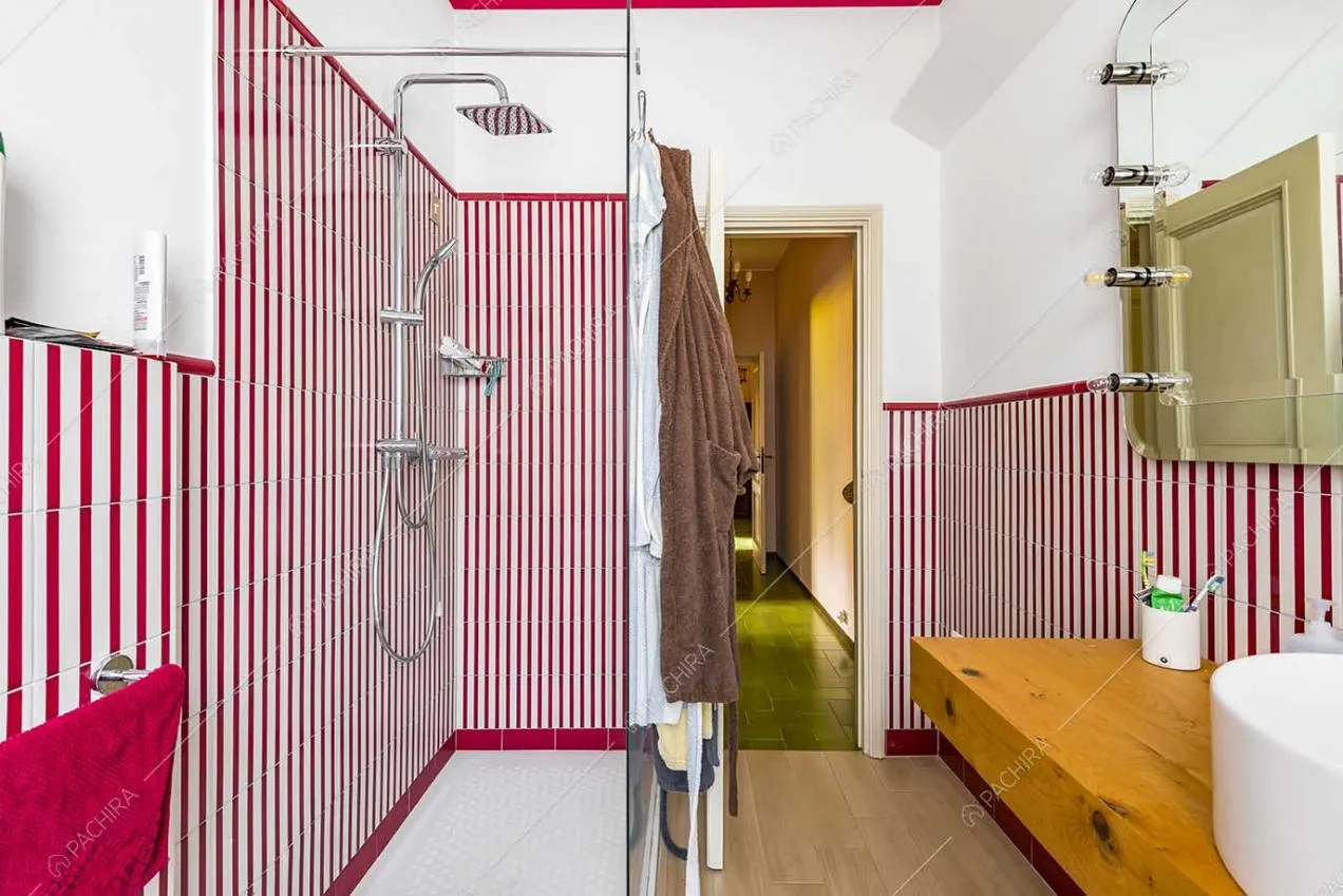 Bagno della villa Archibusa, location in stile classico a Como