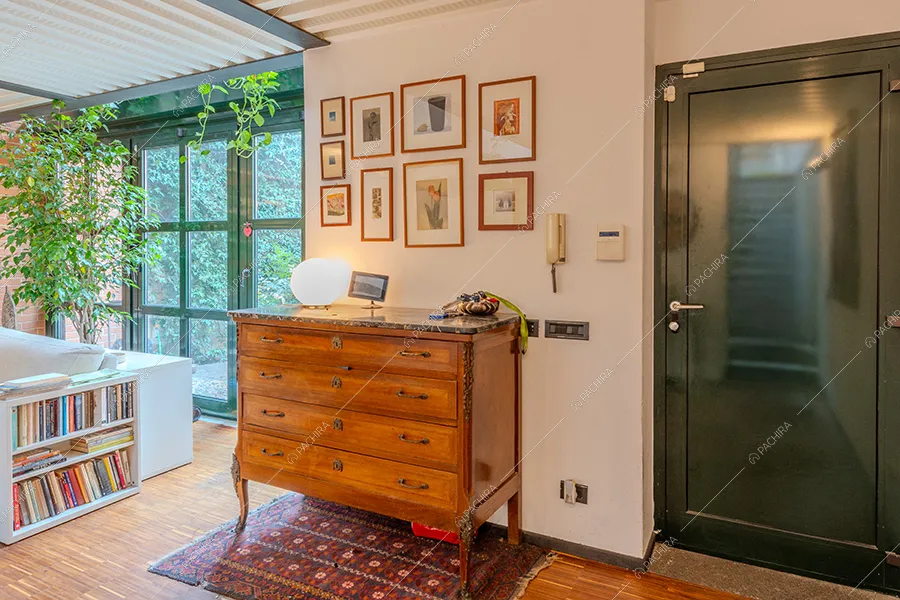 Ingresso del loft Kiku, location in stile moderno a Milano