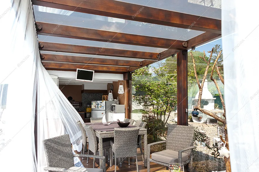 Veranda della villa Filesia, location in stile contemporaneo a Lecco