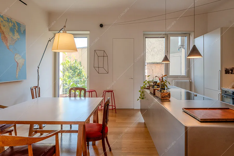 Cucina dell'appartamento moderno Coleo, location per shooting a Milano