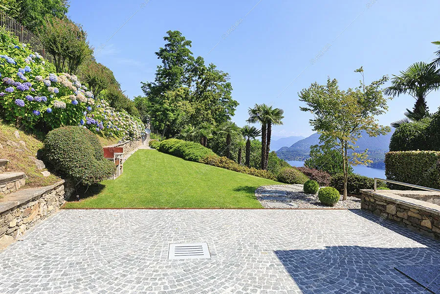 Giardino della villa moderna Cleome, location per shooting a Verbania