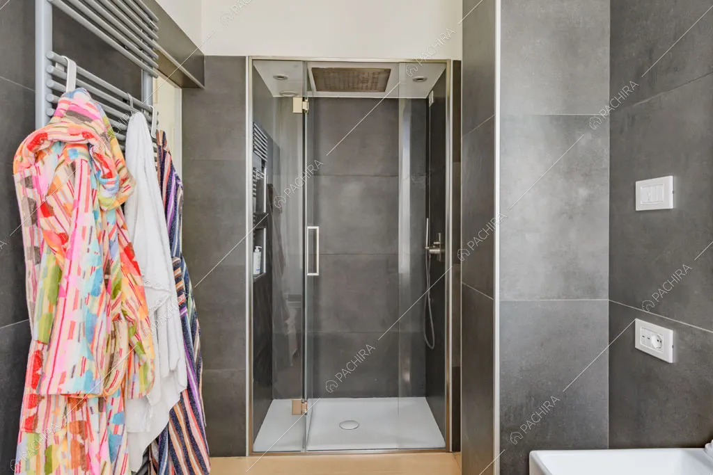 Bagno della villa Colorado, location in stile moderno a Varese