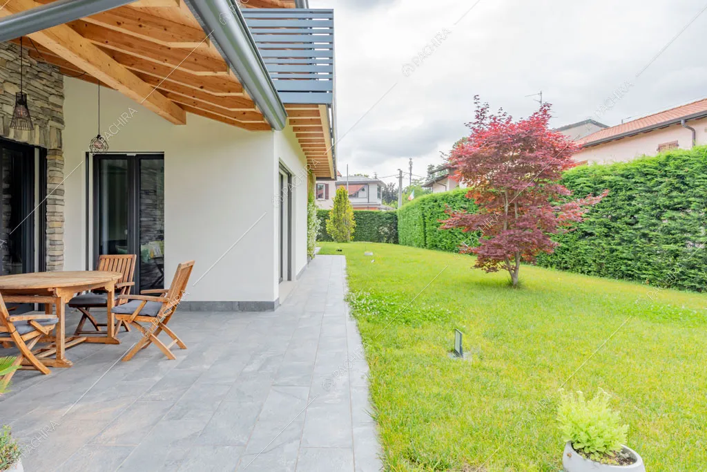 Esterni della villa Galena, location in stile contemporaneo a Monza