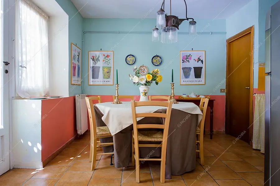 Sala da pranzo della dimora storica Elbe, location in stile classico per shooting a Roma