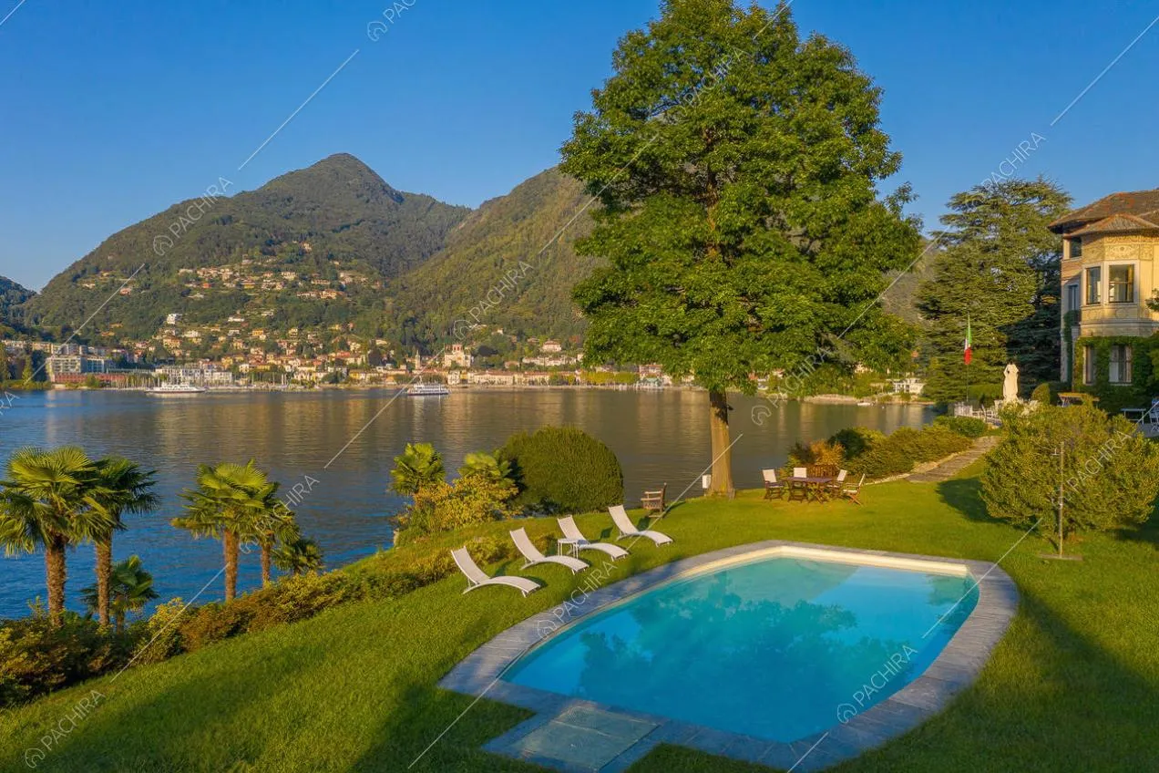 Visuale panoramica sul giardino e sul lago