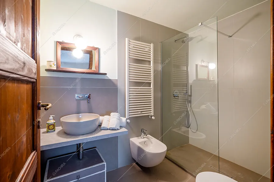Bagno della villa Sahel, location in stile rustico a Brindisi