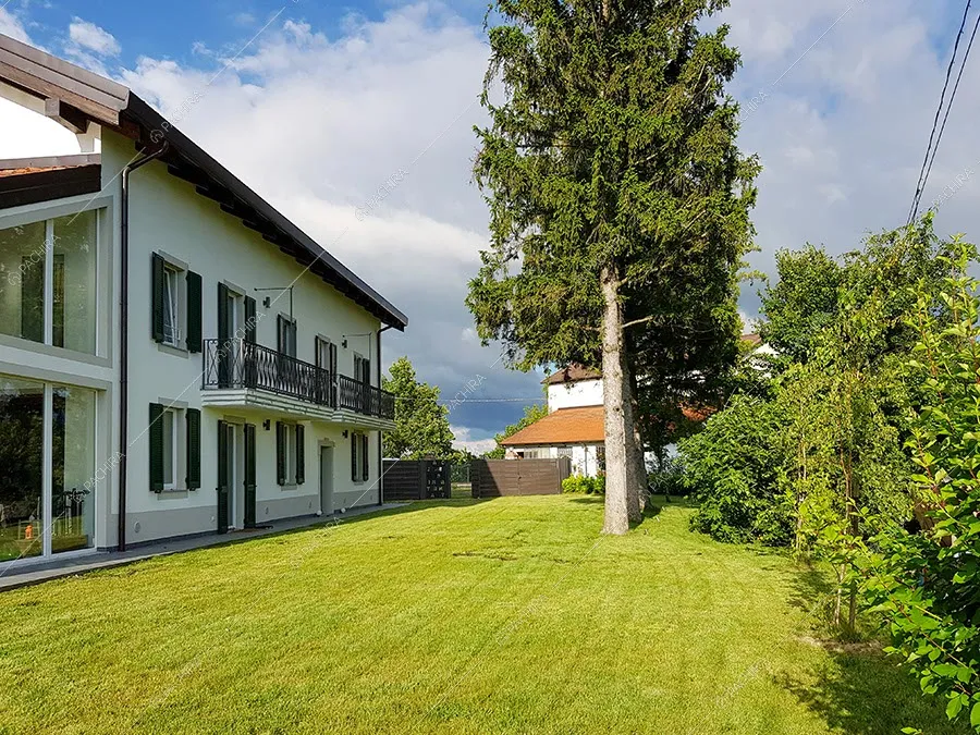 Parco della villa Baffin, location in stile moderno ad Alessandria