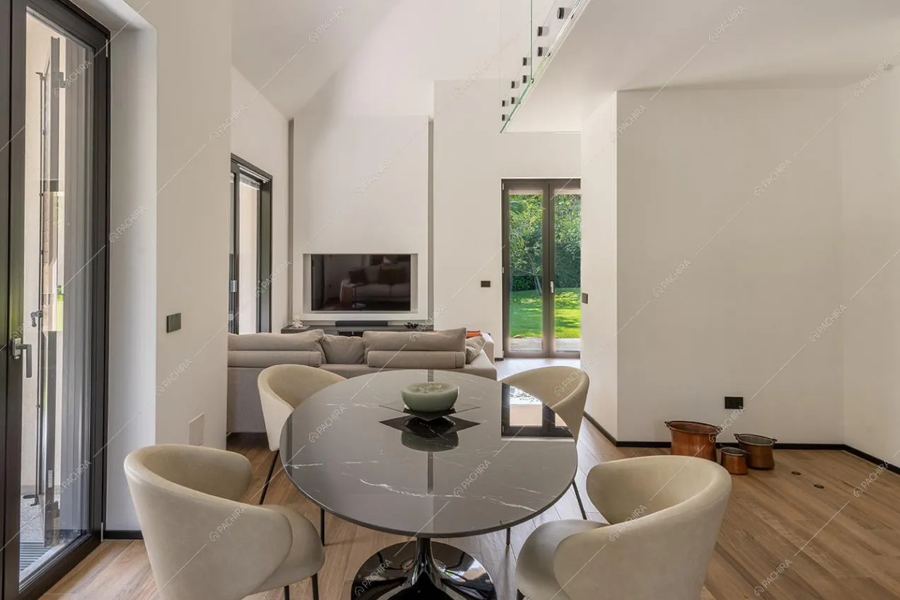 Sala della villa Guadiana, location in stile moderno a Como