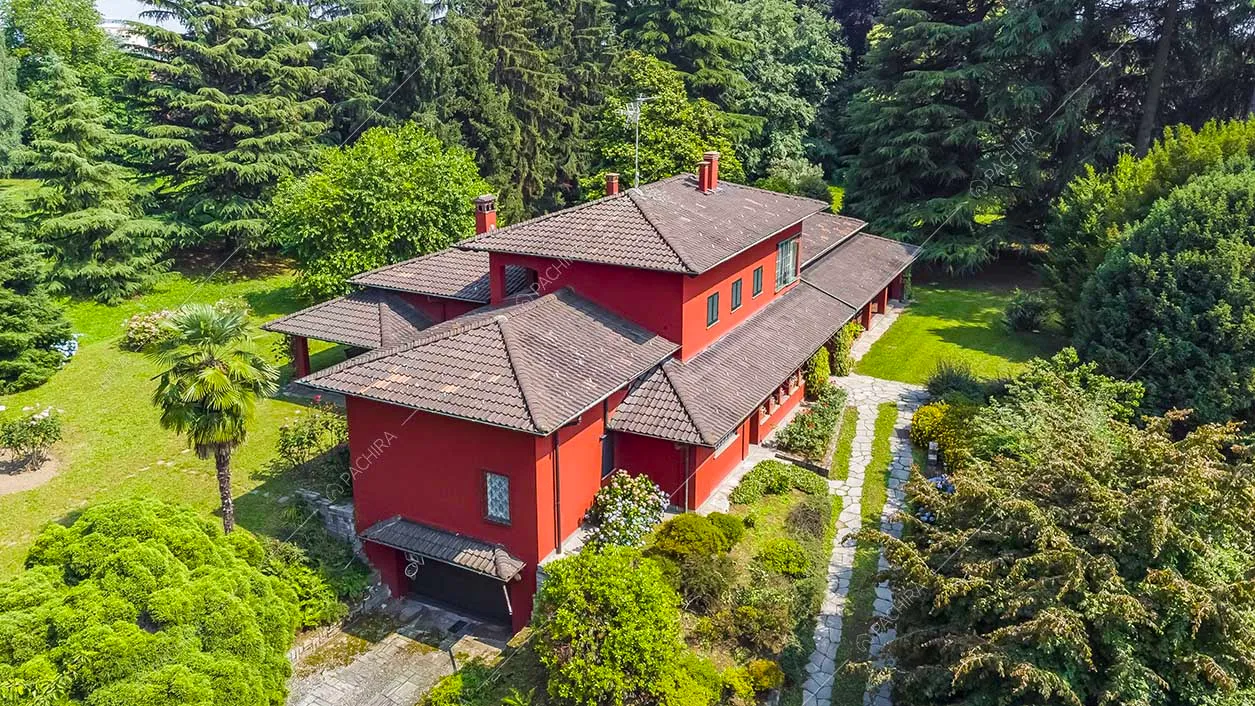 Esterni della villa Archibusa, location in stile classico a Como