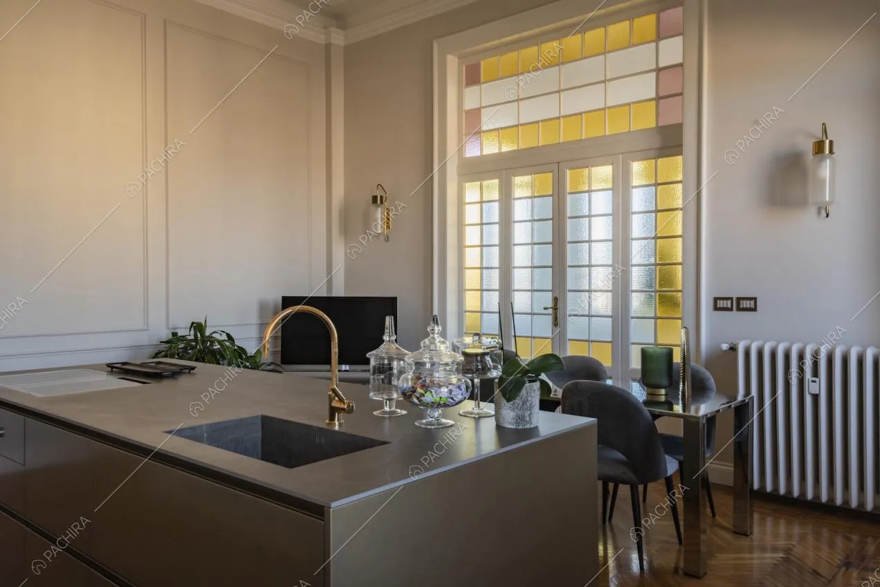 Cucina e tavola da pranzo in stile contemporaneo