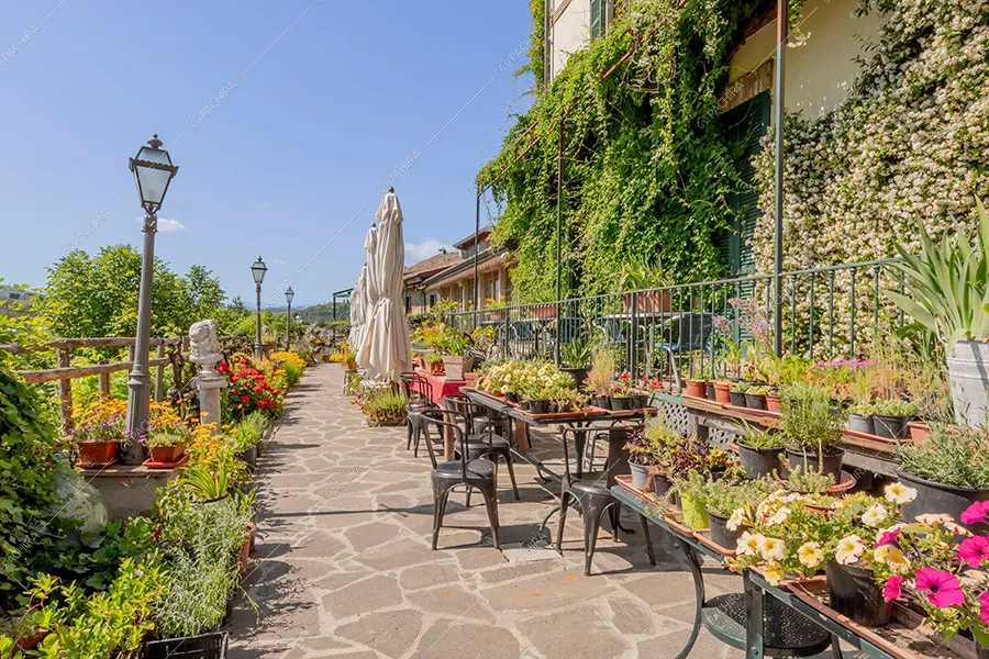 Terrazza dell'agriturismo Mistral, location in stile rustico a Pavia