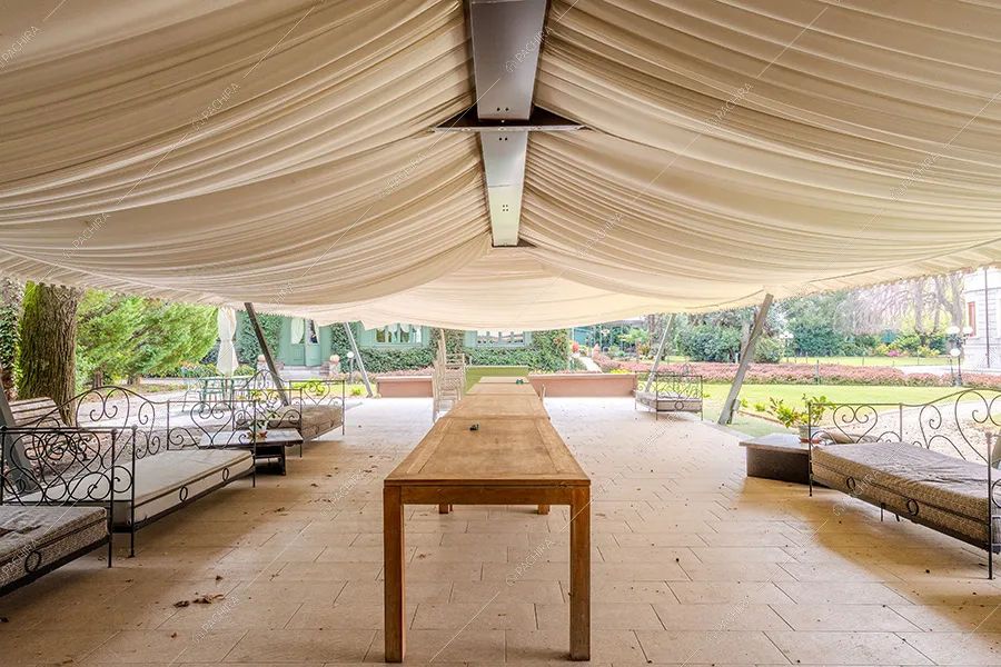 Veranda della villa Lentisco, location in stile classico a Varese