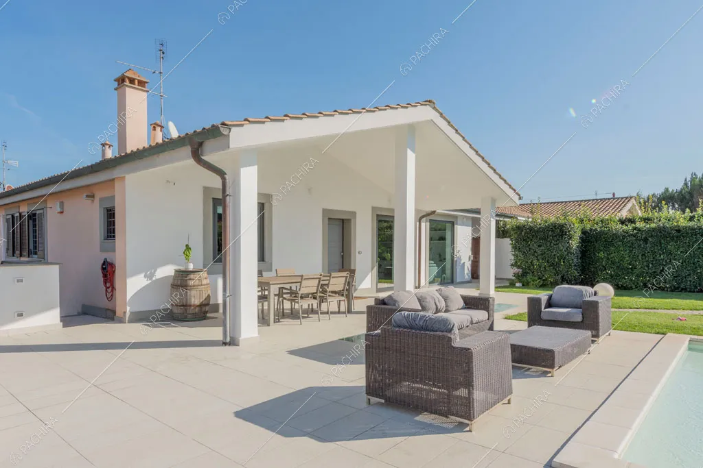 Esterni della villa Tagliamento, location in stile contemporaneo a Roma