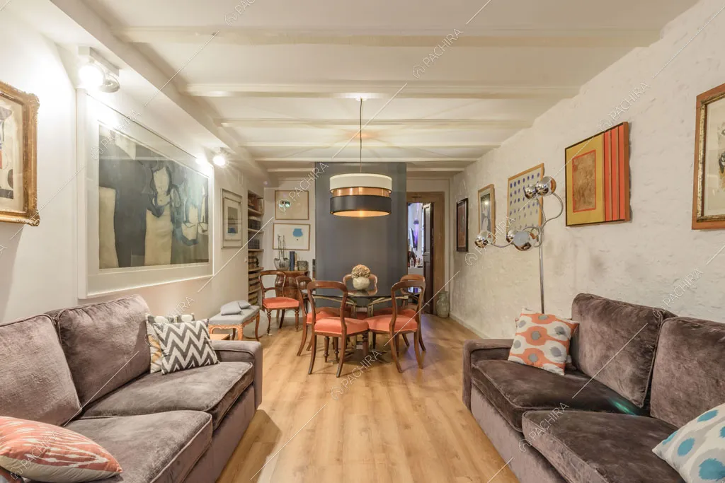 Zona living dell'appartamento Roobois, location in stile insolito a Roma