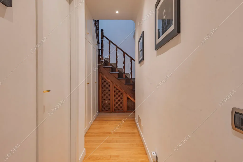 Corridoio della villa Cren, location in stile moderno a Roma