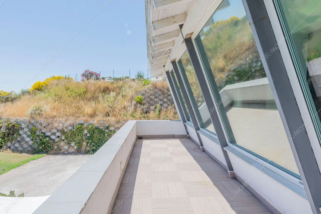 Terrazza della villa Arafura, location in stile contemporaneo a Roma