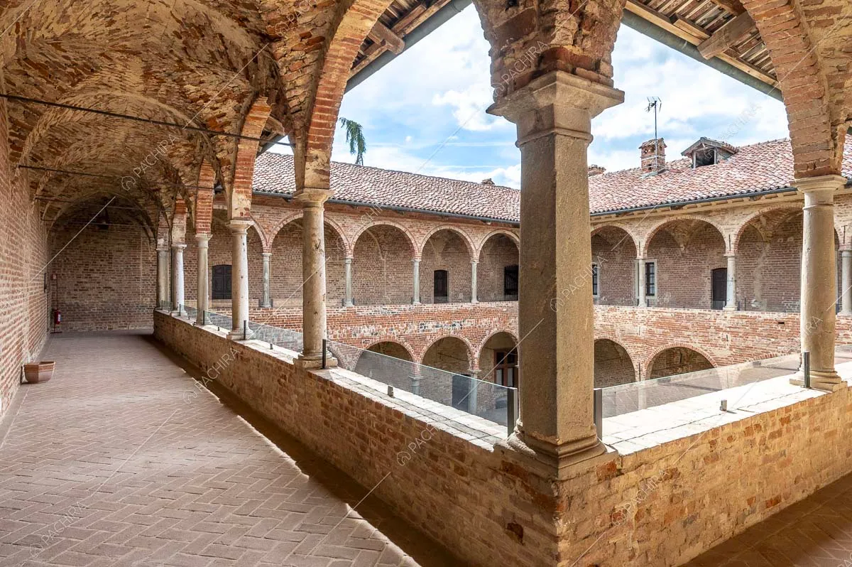 Portico della dimora storica Angelite, location in stile classico a Torino