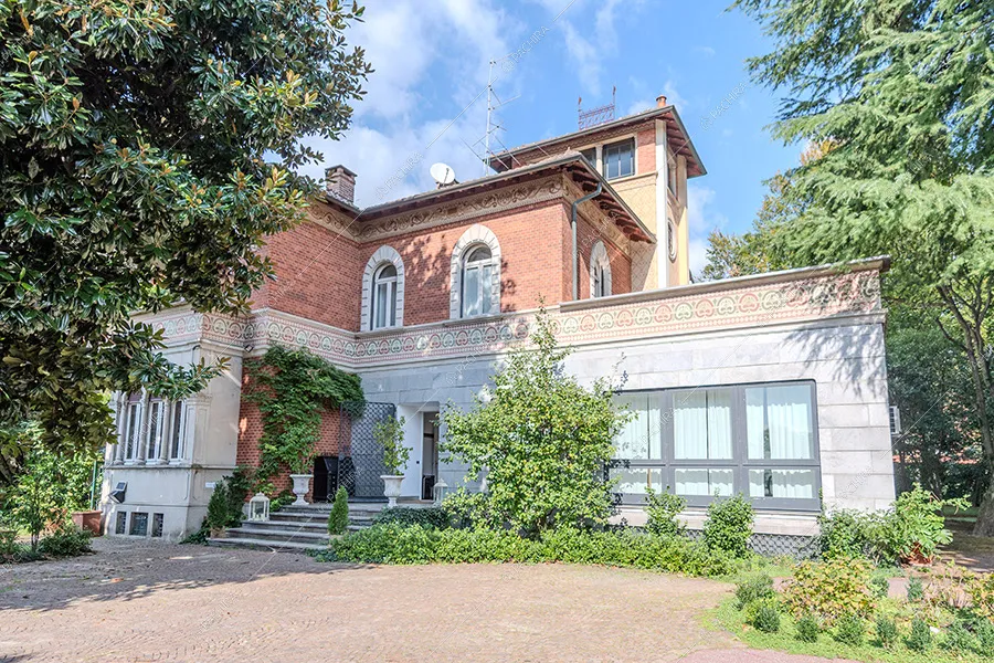 Esterni della villa Rainier, location in stile liberty a Milano
