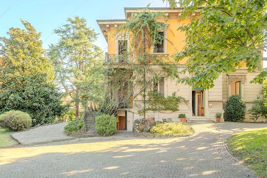 Vialetto della villa Nitra, location in stile vintage a Milano