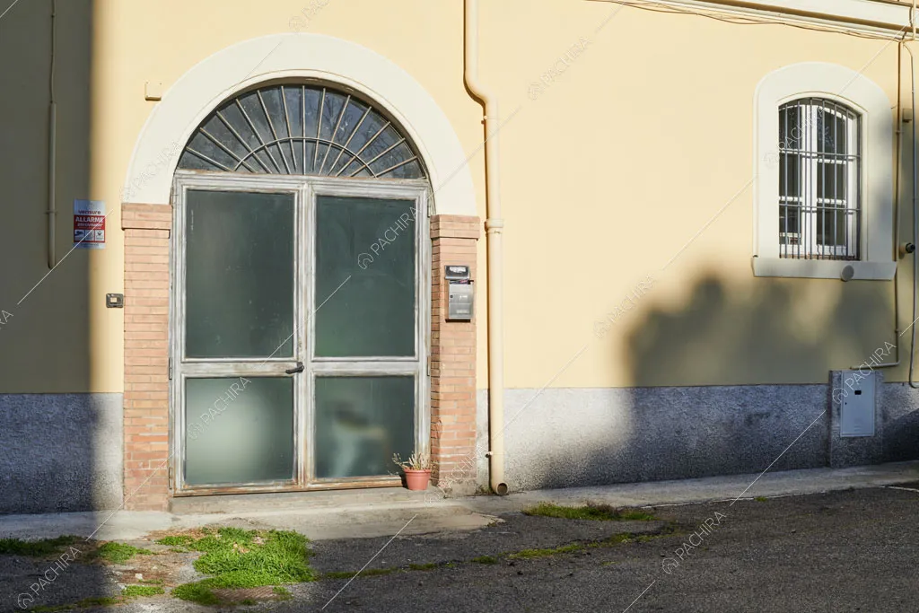 Esterni del loft Manaslu, location in stile minimal a Roma