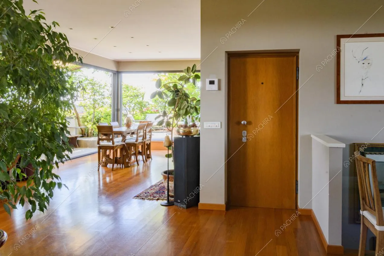 Dettaglio dell'ingresso della Location Nolina