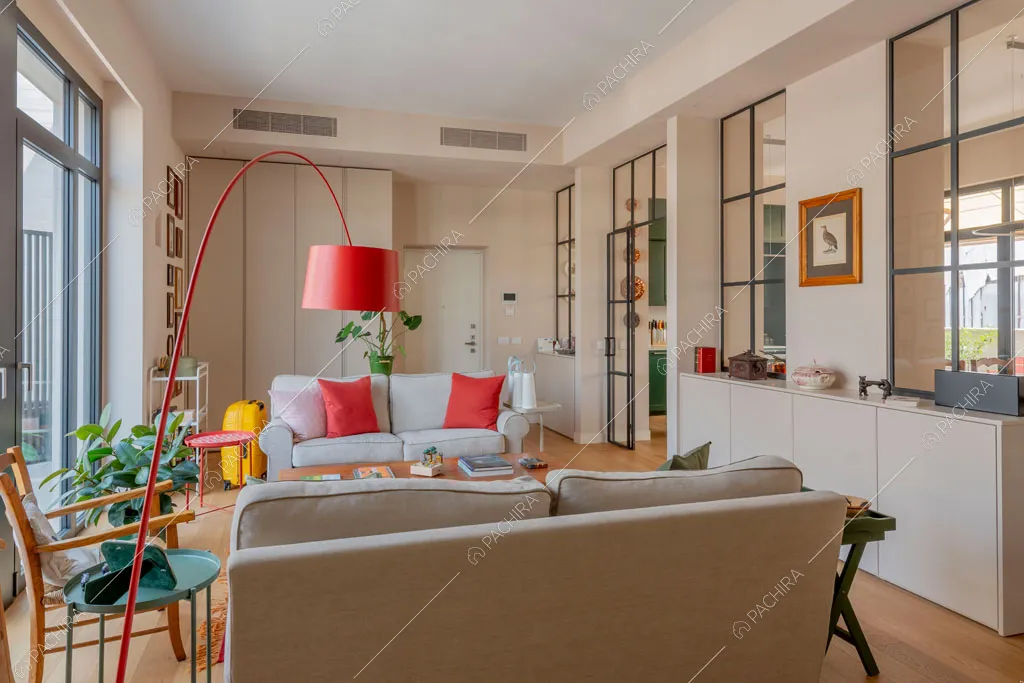 Zona living dell'appartamento Foehn, location in stile contemporaneo a Milano