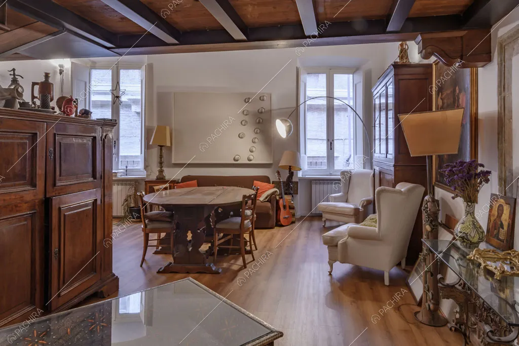 Zona living dell'appartamento Roobois, location in stile insolito a Roma