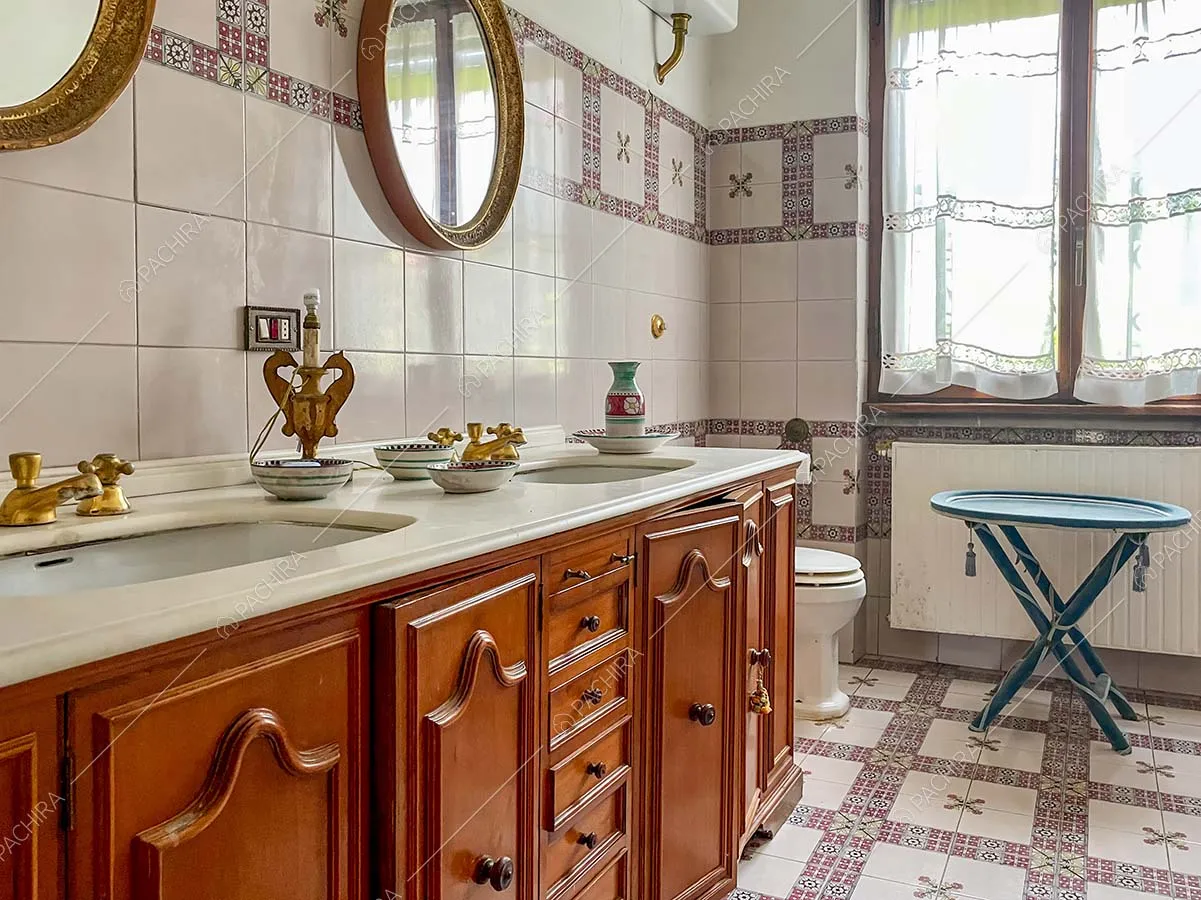 Bagno della villa Apatite, location in stile classico a Roma