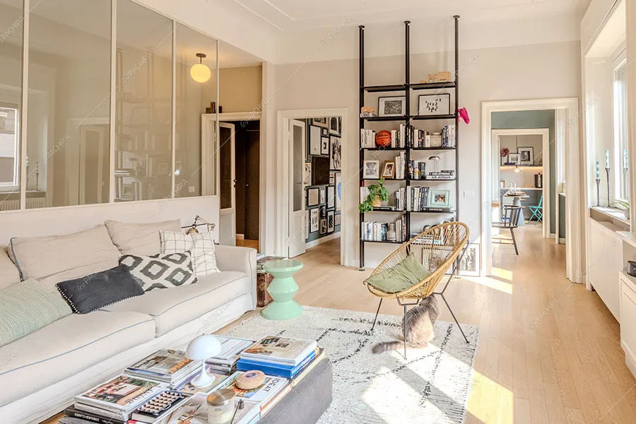Sala dell'appartamento Petunia, location in stile moderno a Milano