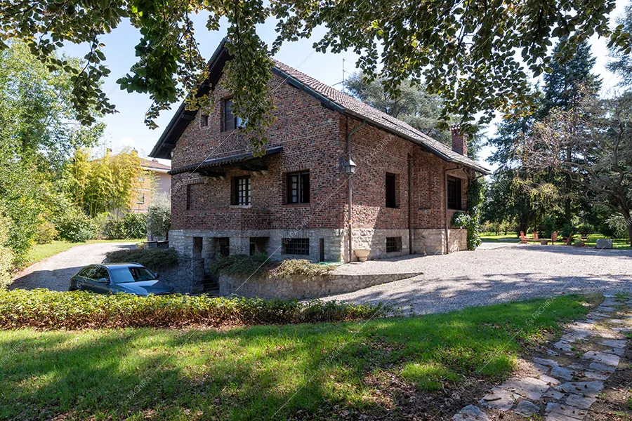 Esterni della villa Realgar, location in stile country a Milano