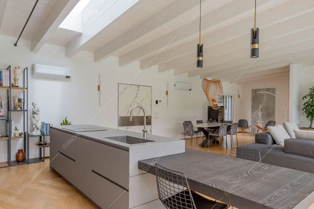 Sala della villa Amazonite, location in stile contemporaneo a Varese