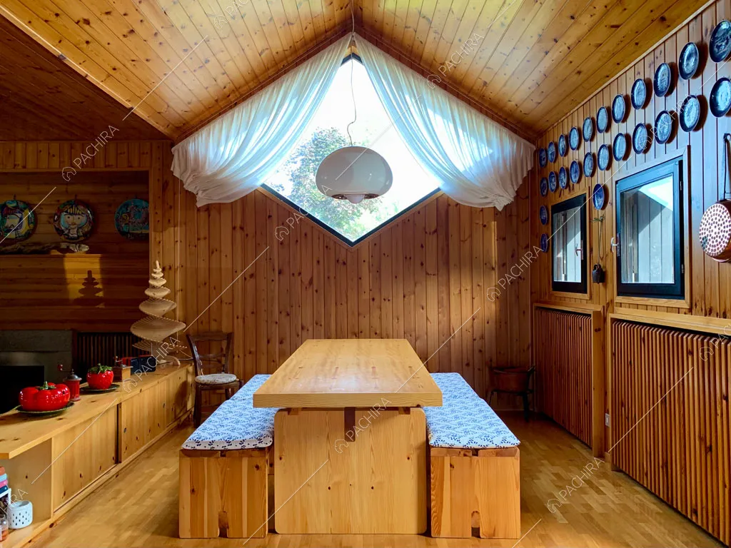 Sala da pranzo dello chalet Bulbine, location in stile moderno a Belluno