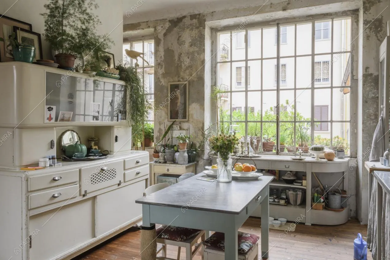 Cucina in stile industriale con pareti effetto délabré