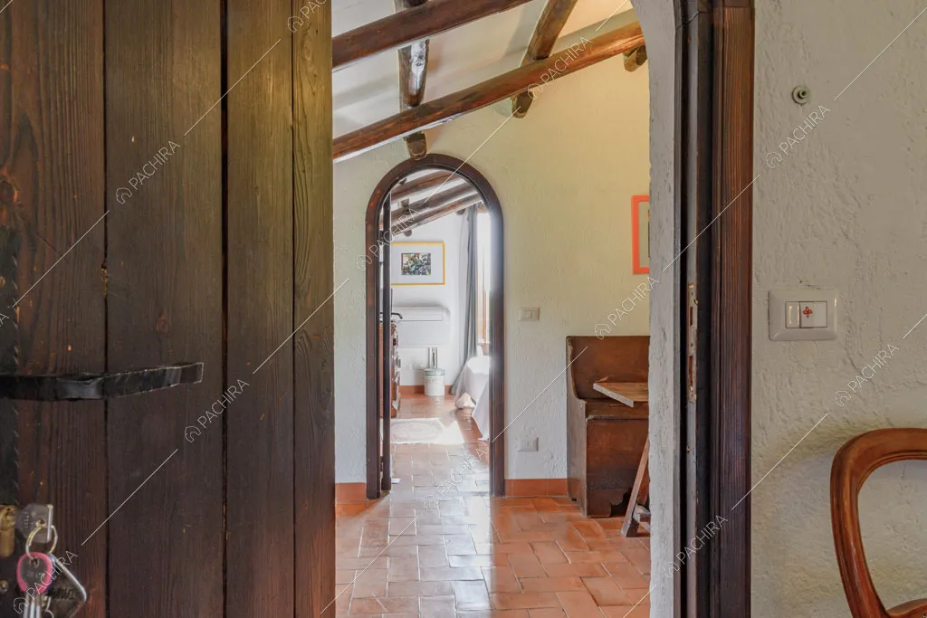 Corridoio della villa Ebridi, location in stile rustico a Roma