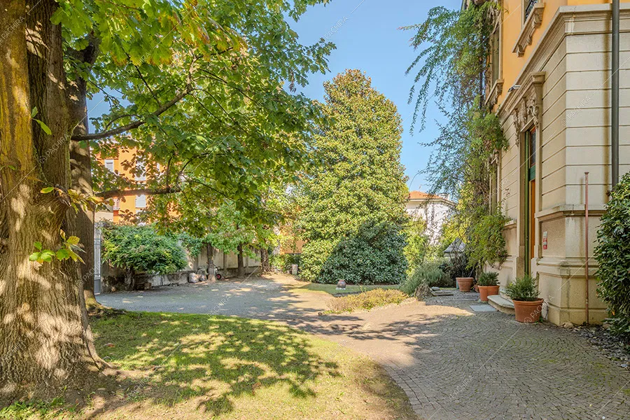 Giardino della villa Nitra, location in stile vintage a Milano