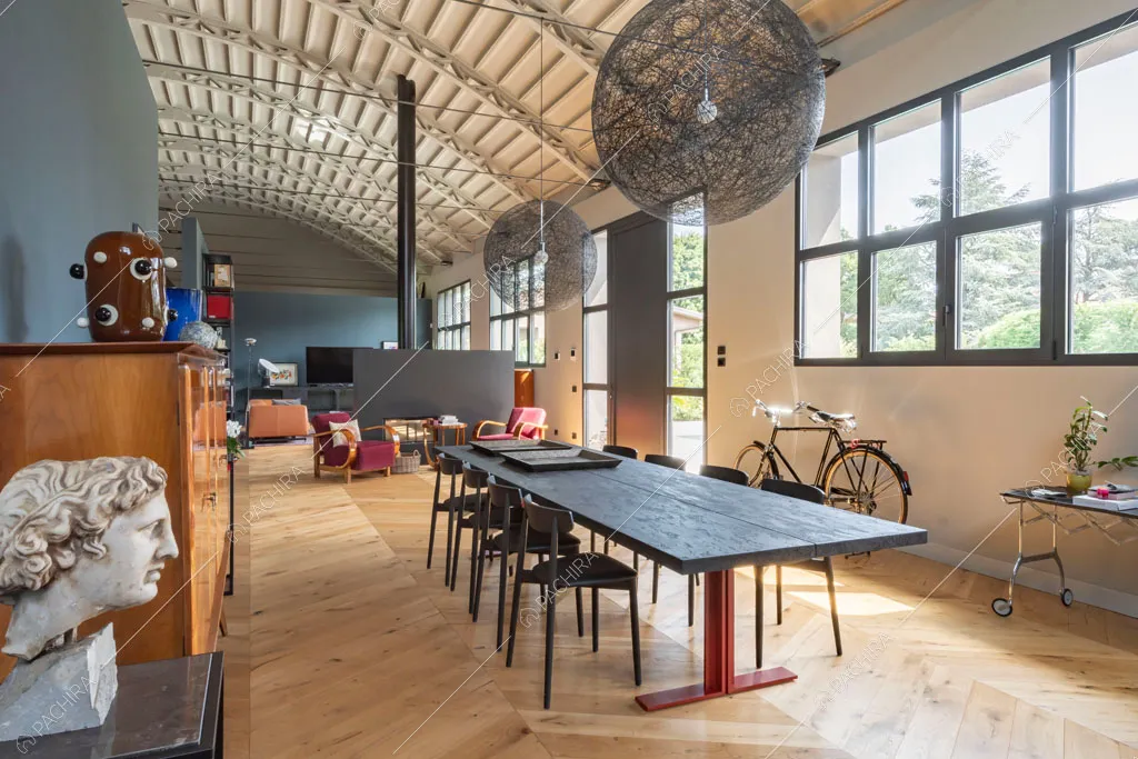 Zona living del loft Danubio, location in stile contemporaneo a Brescia