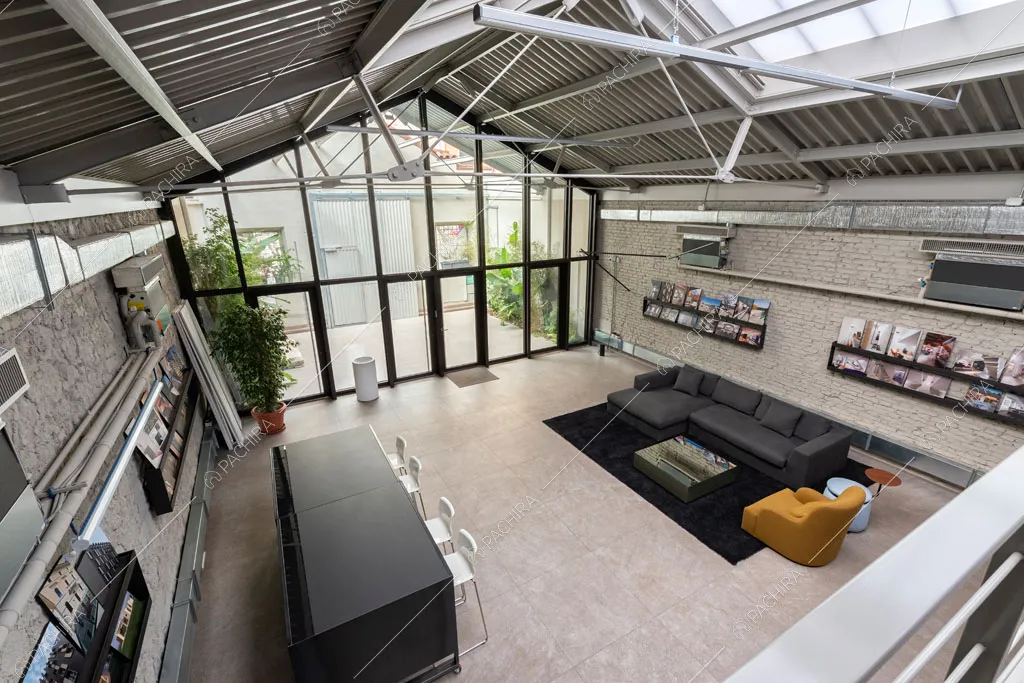 Sala dell'espositivo Ossa, location in stile moderno a Roma