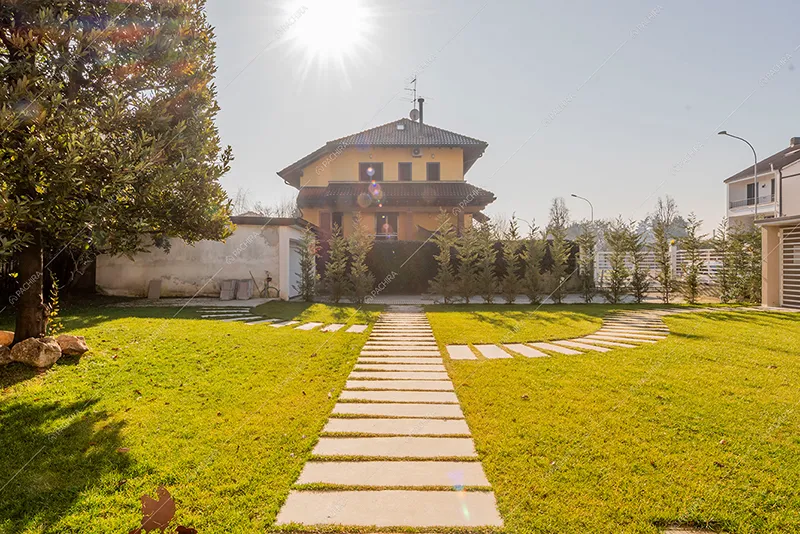 Giardino della villa Brenta, location in stile moderno a Milano