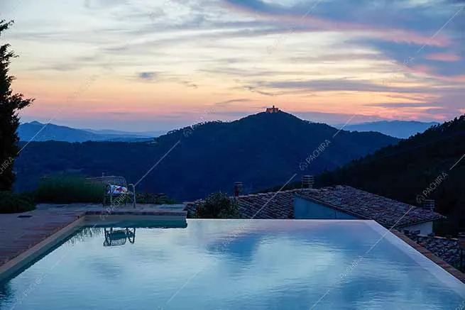 Piscina del borgo Clematide, location in stile rustico a Pisa