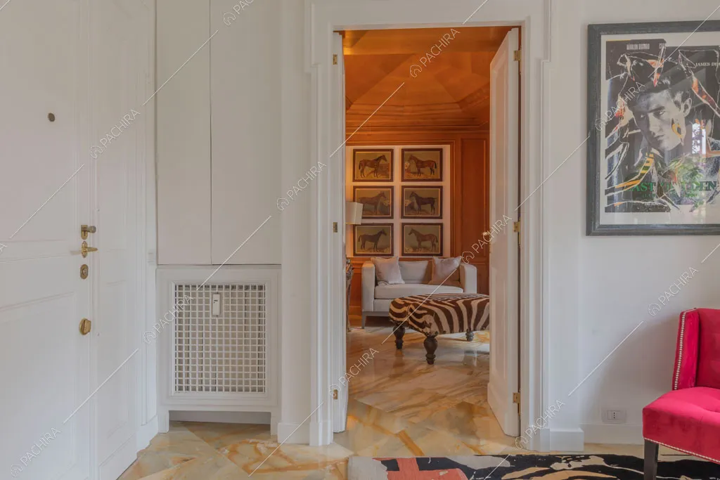 Ingresso dell'appartamento Mizuna, location in stile contemporaneo a Roma