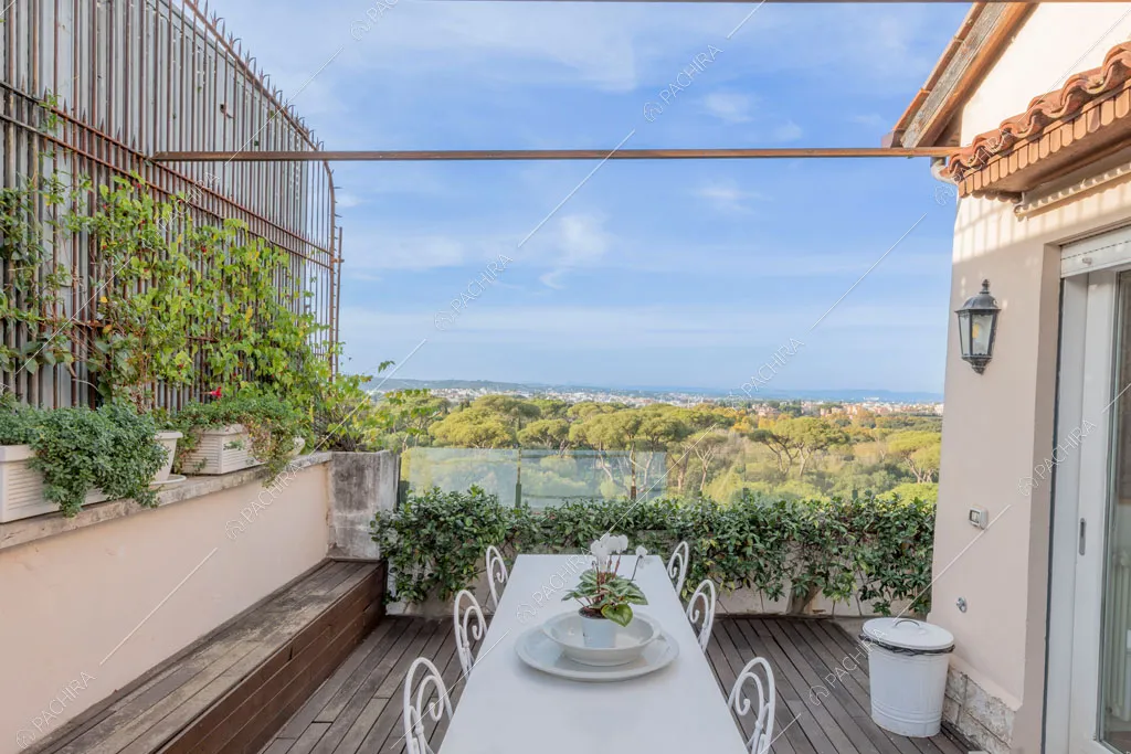 Terrazza dell'attico Elbrus, location in stile contemporaneo a Roma