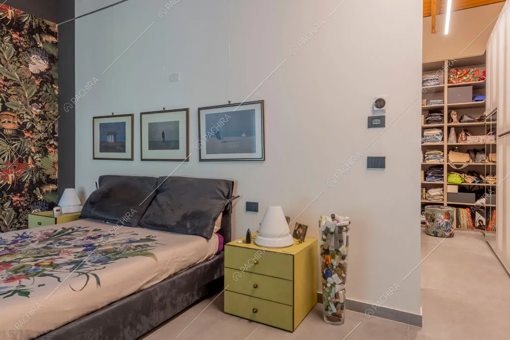 Camera da letto matrimoniale del loft Graviola, location in stile contemporaneo a Milano