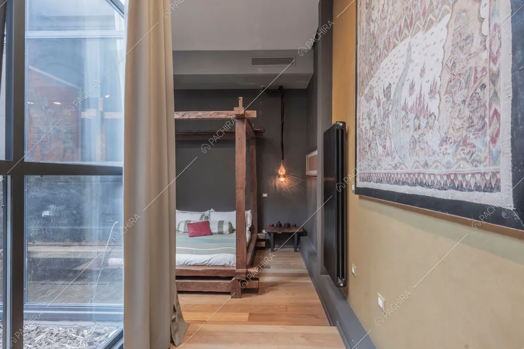 Vetrate nella camera da letto del loft Berillio, location in stile contemporaneo a Roma